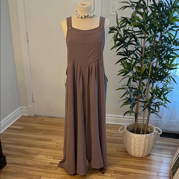 OLRIK Taupe Stretchy Crepe Coulotte Wide Leg Romper Plus Size 3X - Picture 3 of 14